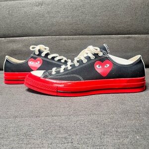 Comme des Garçons PLAY x Converse Chuck Taylor All Star 70 Low.